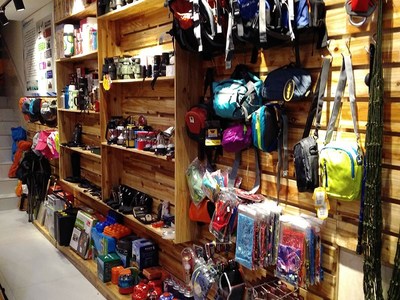 户外用品 探索自然的必备装备